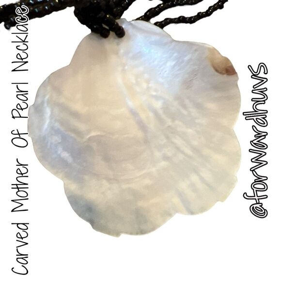 Handmade Mother of Pearl Hibiscus Necklace - Artistry in Every Petal - Picture 5 of 12